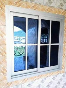 fenêtre sur mesure à Naujan-et-Postiac